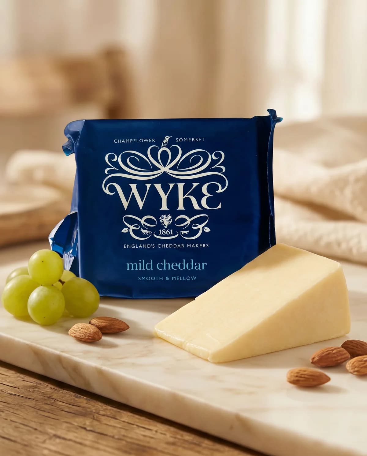 Сыр Чеддер мягкий Wyke’s (синий), 200 г