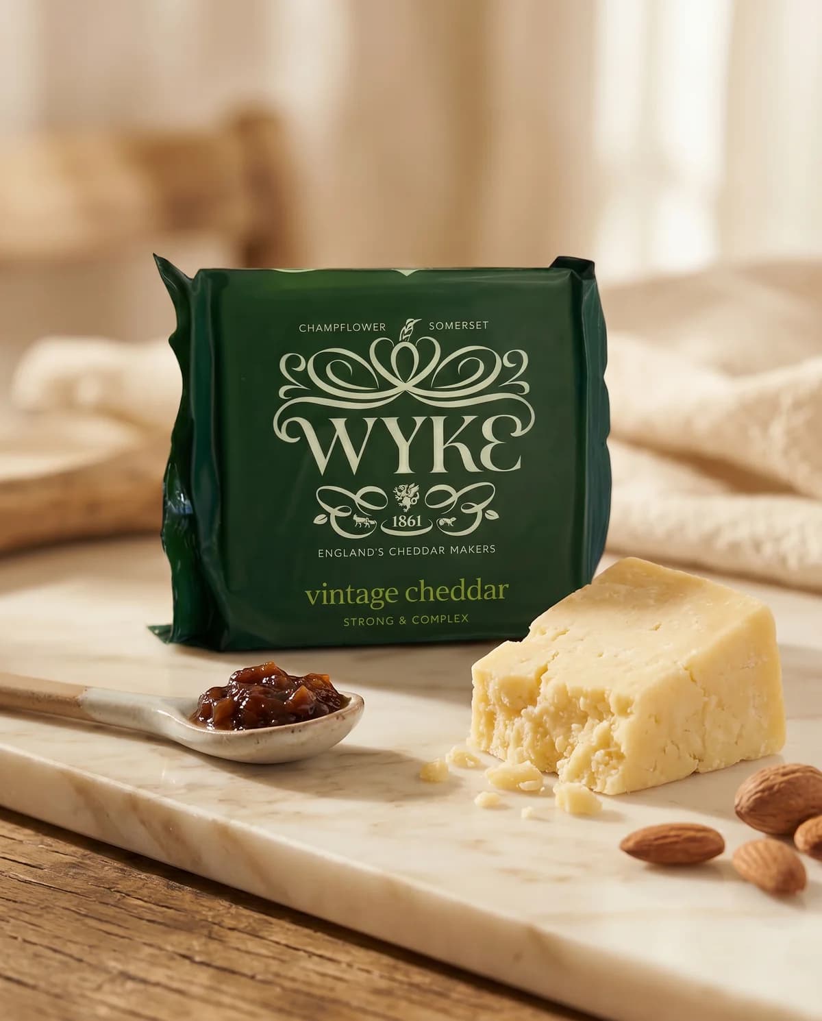 Сыр Чеддер винтажный Wyke, 200 г
